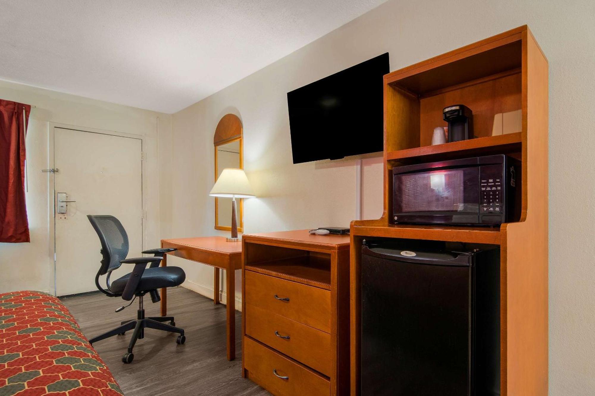 Econo Lodge Goldsboro Hwy 70 Zewnętrze zdjęcie