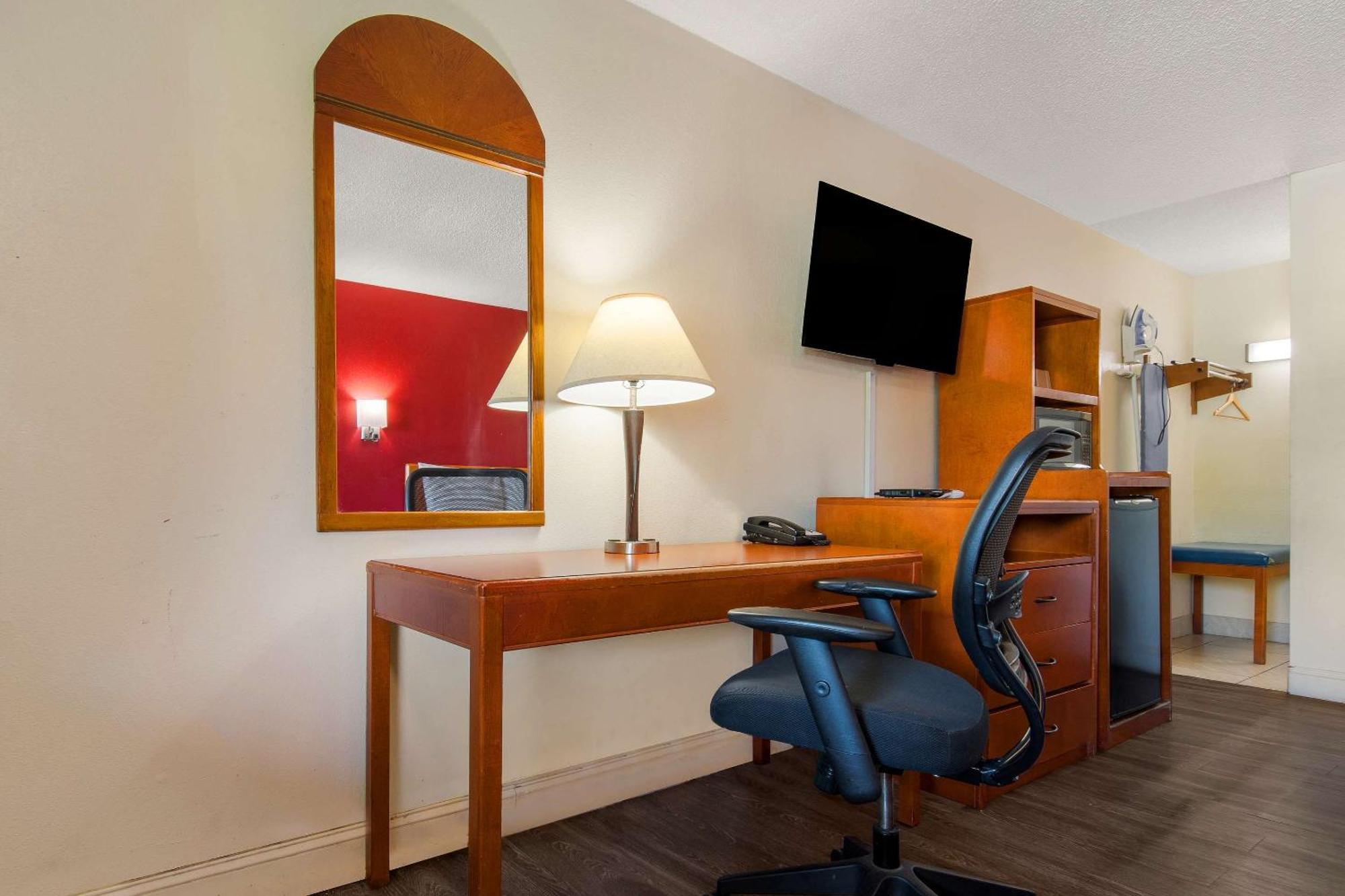 Econo Lodge Goldsboro Hwy 70 Zewnętrze zdjęcie