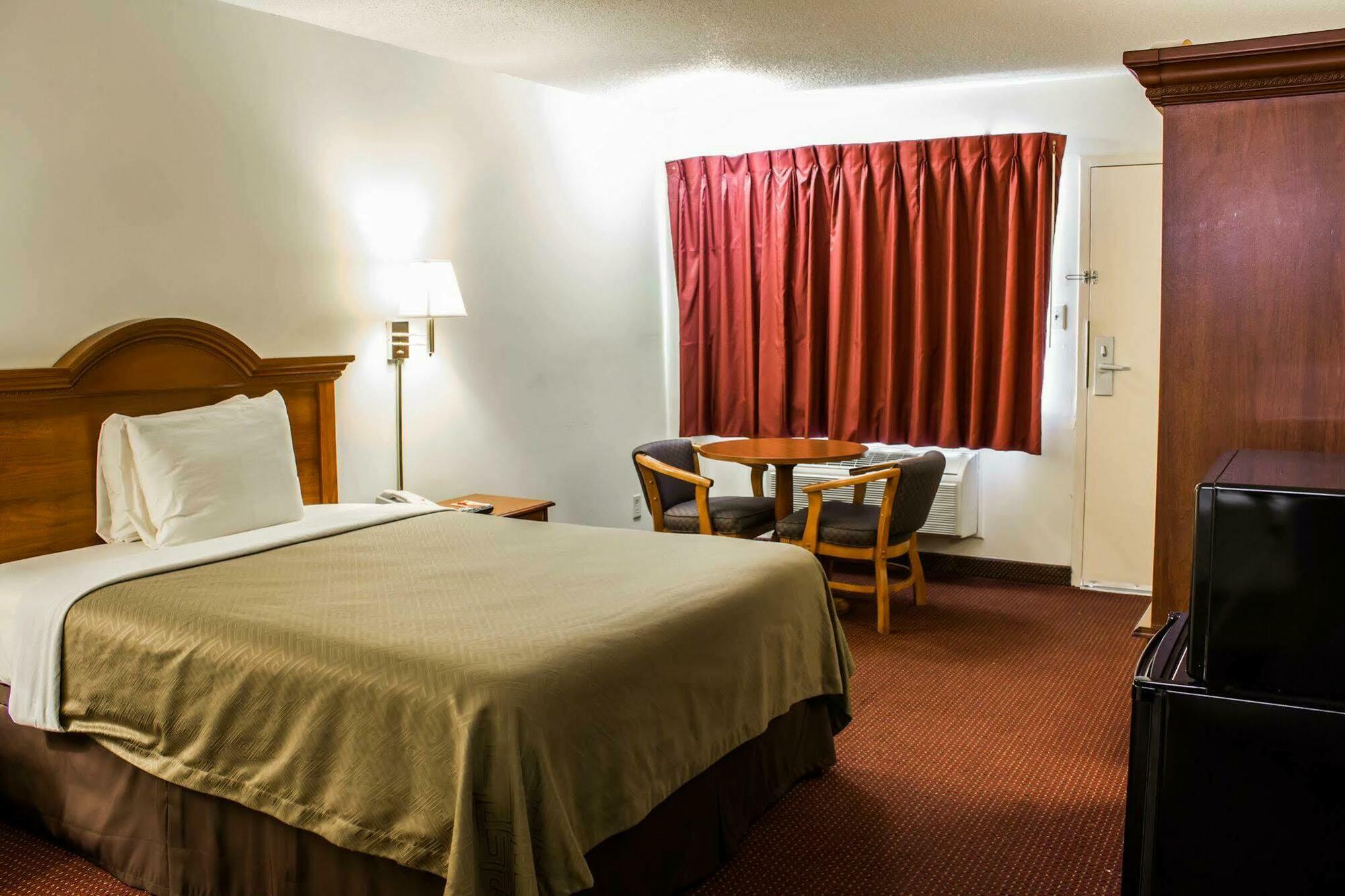 Econo Lodge Goldsboro Hwy 70 Zewnętrze zdjęcie